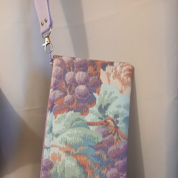 New Zippy Hanging Canvas Wristlet Clutch Pouch Make-up Bags Floral Grapes Pastel - Picture 14 of 16